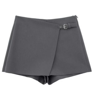 Jupe short avec une boucle tendance