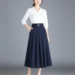 Jupe Patineuse Plissée Bleu Marine Élégante