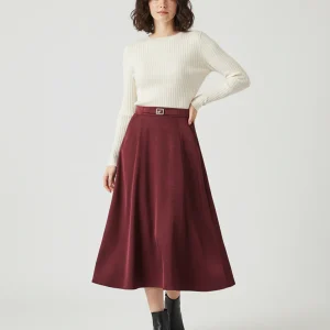 Jupe Patineuse Bordeaux Satinée Élégante