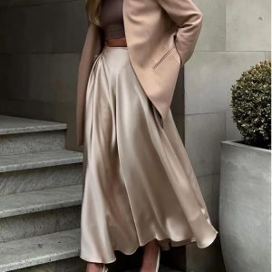 Jupe longue fluide taille haute satinée