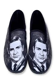 Chaussons fermés “James Bond” – TAILLES 39 – 45 – 46