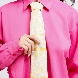 Cravate jaune à motif