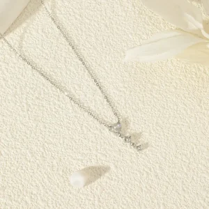 Collier argenté strass pendant