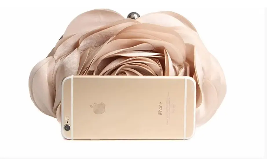 Pochette Fleur Satin Doré 3D – Image 6