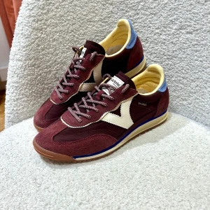 BASKETS VICTORIA BORDEAUX SATURNO