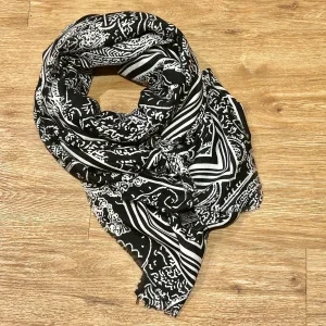 ÉCHARPE CARRÉ NOIR MARIE