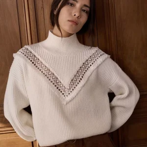 Pull au buste fantaisie